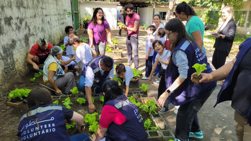 Grupo FAMBRAS se une a escola de São Paulo para plantio de mudas em celebração ao Dia Mundial da Terra